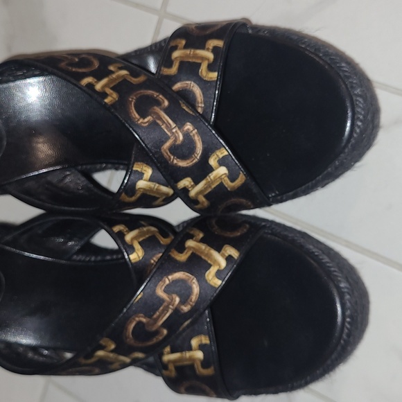 Authentic Gucci shoes - Picture 4 of 11